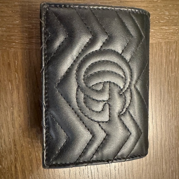 Gucci Black Chevron Leather Wallet - Picture 10 of 11